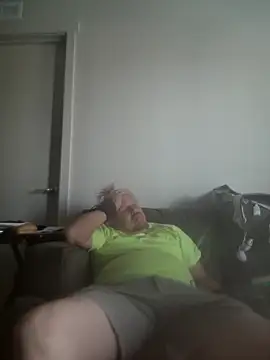 yourMasterisBored's Webcam Show