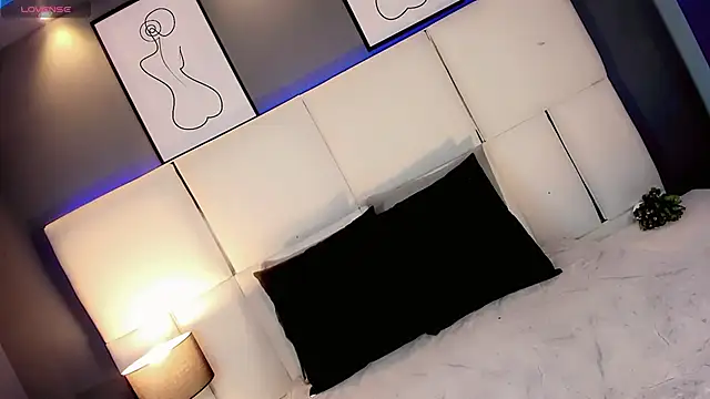 Kornyloveeのウェブカメラショー