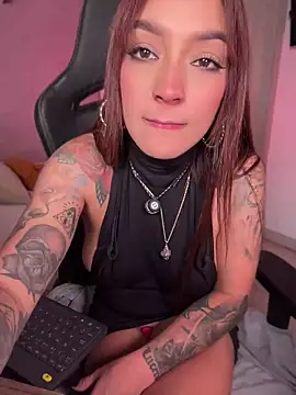 DaniDusan_ élő XXX-chatje