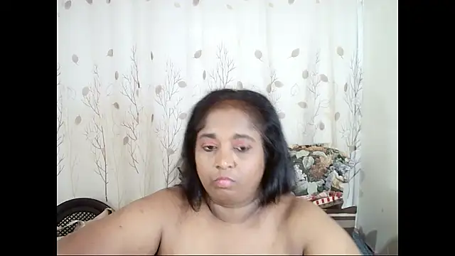 Chatroom XXX en direct de Indiantasha