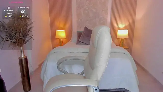 Sarah_Stone_ Adlı Modelin Canlı XXX Sohbeti