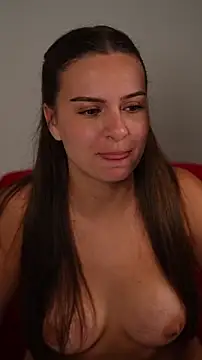 juliakhaleesii élő XXX-chatje