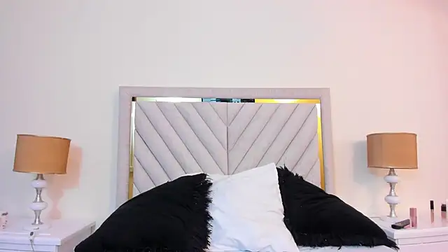 SophiaQueens Chat XXX live