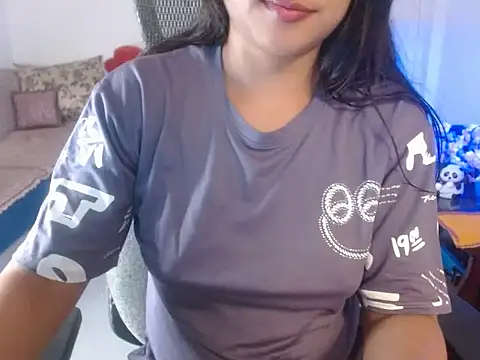 Chat +18 de InayatSingh ao vivo