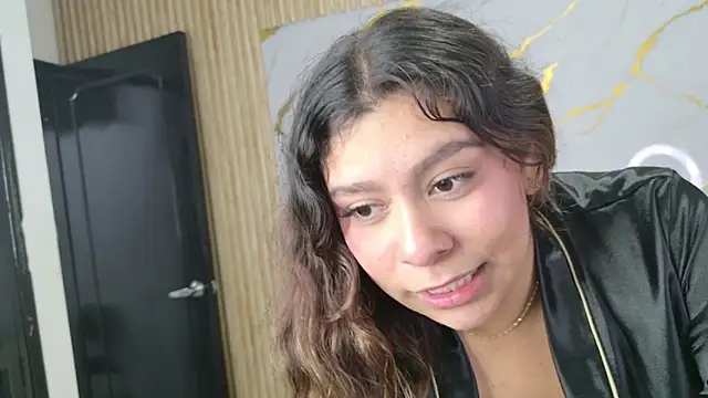 Sophie19__ 现场XXX聊天