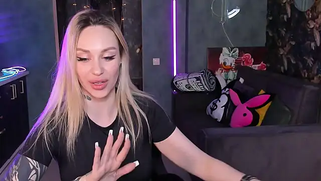 Blckmirrorr Adlı Modelin Canlı XXX Sohbeti