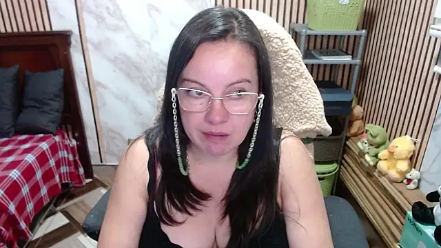 Chat +18 de Sonialorens_ ao vivo