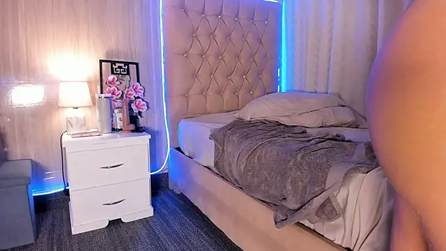 Maddyluxe: διαδικτυακό σόου στην κάμερα