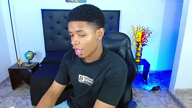 Show modela liiam3 na web-kameri