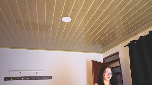 Renaxi_Smith Chat XXX in diretta