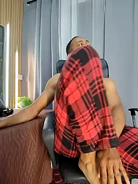 Oliver_bigblack_cock Show Webcam