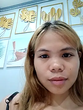 Pokazy przed kamerką – Sexxie_Ella22