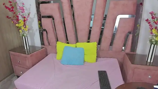 MaraKarly's Live XXX Chat