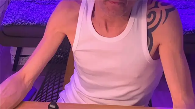 Show modela irohsako na web-kameri