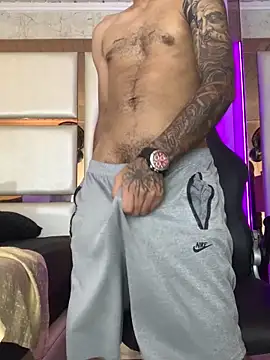 XXX chat uživo modela KyleJoss30