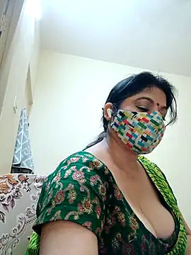 Ratna-777's Live XXX Chat