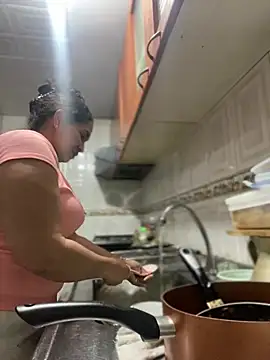 Carola-Ross Adlı Modelin Canlı XXX Sohbeti