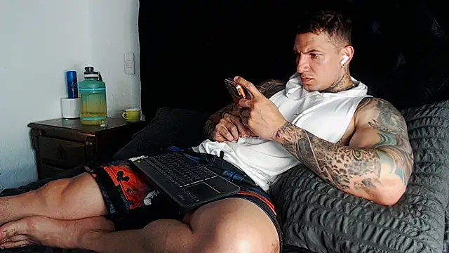 Shane_Clay Chat XXX in diretta