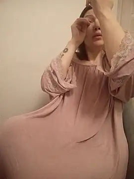 Ambika_beauty Adlı Modelin Canlı XXX Sohbeti