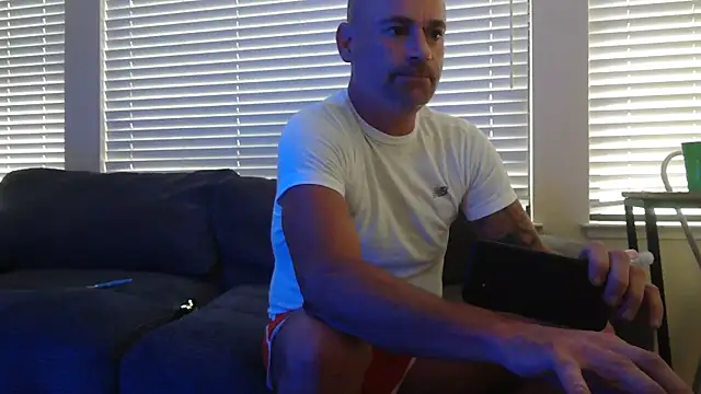 Chatroom XXX en direct de MISTERANDDEMI