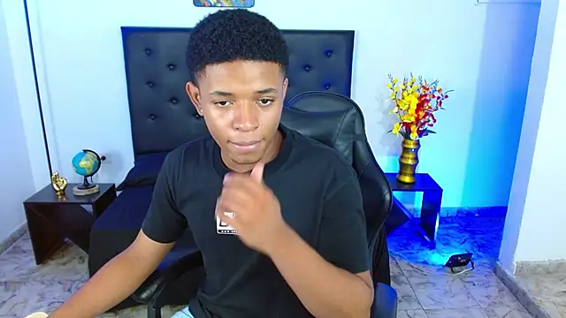 liiam3: онлайн-секс-чат