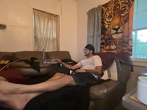 ThrowedWorldWide 即時 XXX 聊天