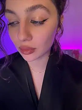 Your_insomniya's Live XXX Chat