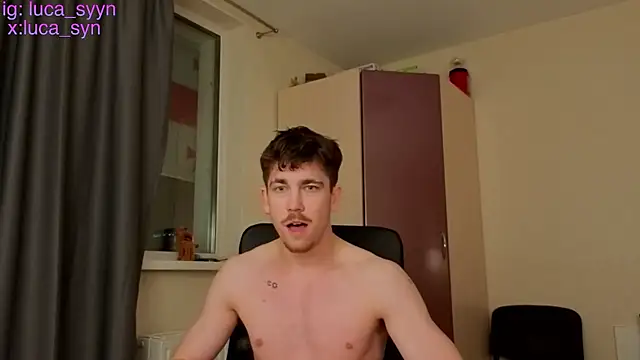 Show modela luca_syn na web-kameri