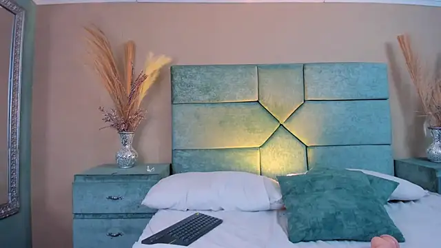 NaomySakura 现场XXX聊天