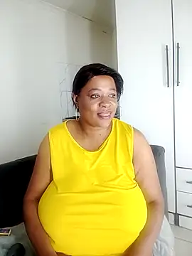 BUSTYQUEEN56's Live XXX Chat