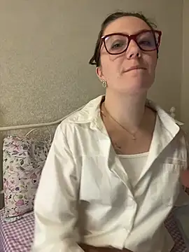 Chat +18 de BeatriceTender ao vivo