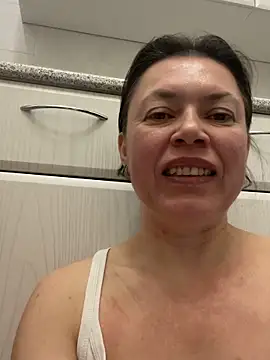 Chat +18 de Kiramagic ao vivo