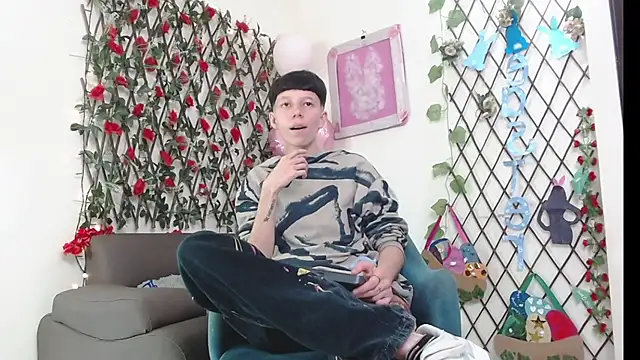 Chat +18 de LiamBrown09 ao vivo