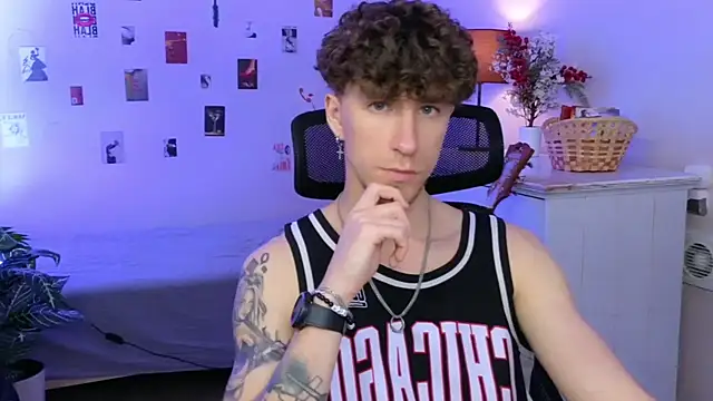 Show modela mark_caron na web-kameri