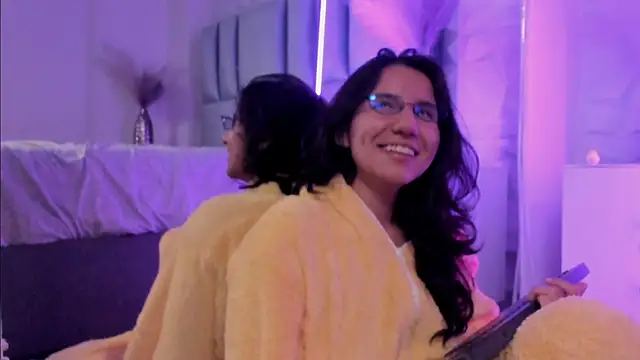 Czat XXX na żywo – HollyPeach