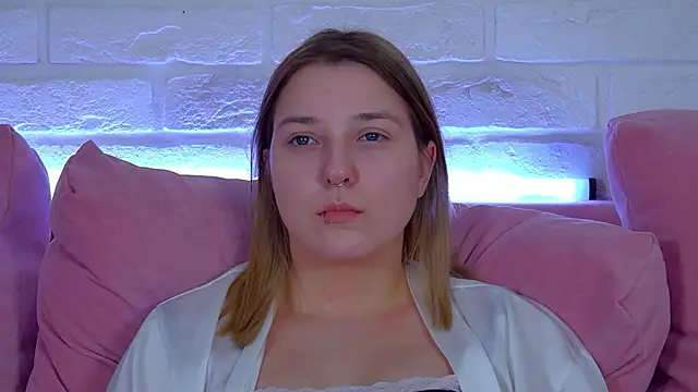 Chat +18 de TinnaBurton ao vivo