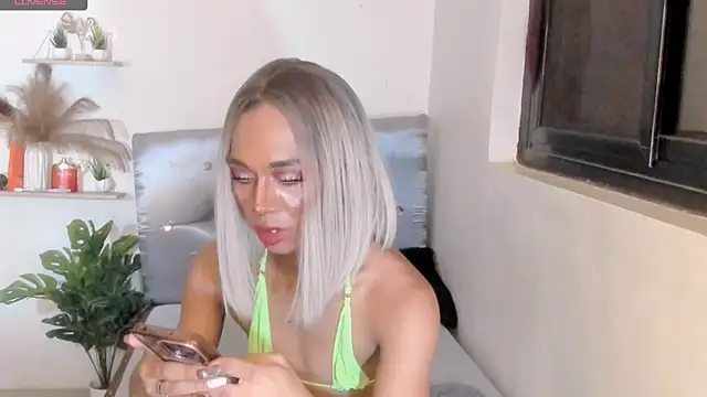 TsBlackHORSECOCKcalix 网络视讯表演