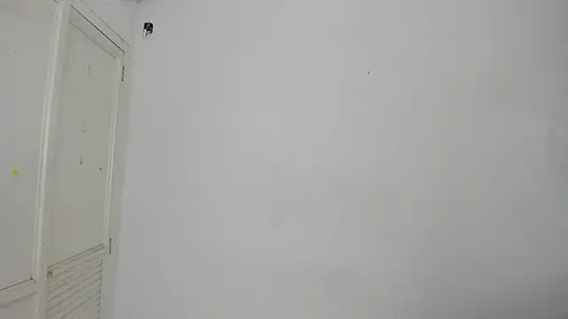 Chat +18 de kristyl_paez ao vivo