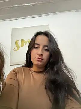 Chat +18 de Antonella_Julieta ao vivo