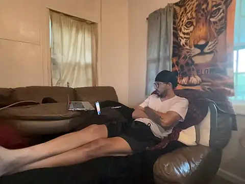 ThrowedWorldWide élő XXX-chatje