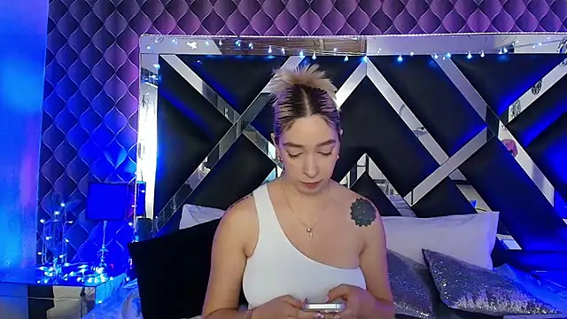 victoriaa_lee_'s Live XXX Chat