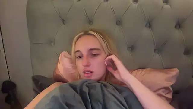 BlondeBombshellAmelia webcam show