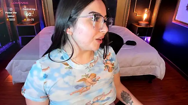 Jenifer_James Adlı Modelin Canlı XXX Sohbeti