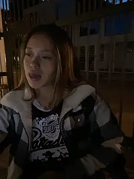 Diosa_Pinkk Adlı Modelin Canlı XXX Sohbeti