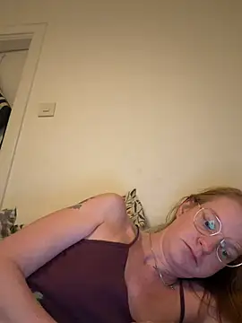 jannis1992 Adlı Modelin Canlı XXX Sohbeti