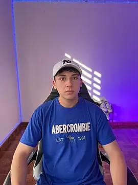 oliver_kyy Webcam Show