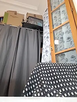 Valen_tinx19cm Adlı Modelin Canlı XXX Sohbeti