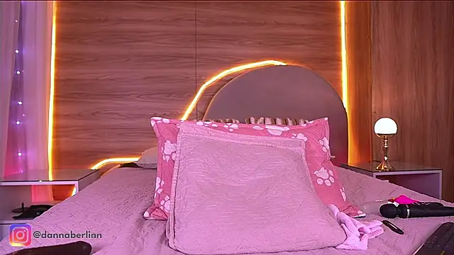 danna_berlin_'s Live XXX Chat