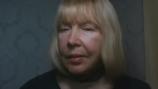 OlgaShine webcam show