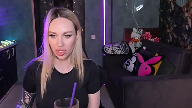 Blckmirrorr's Live XXX Chat